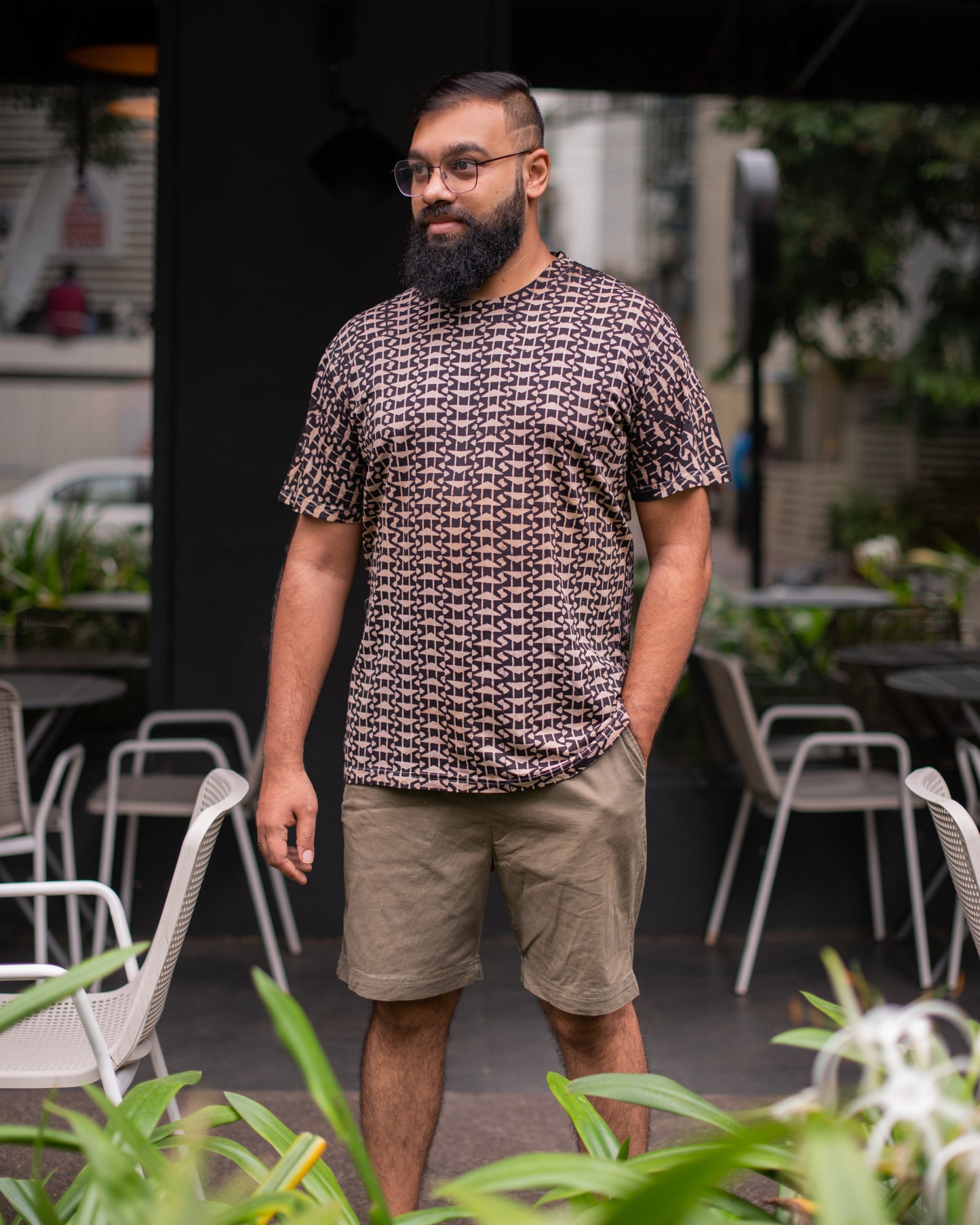 VEGETABLE BLACK TRIANGLE T-SHIRT