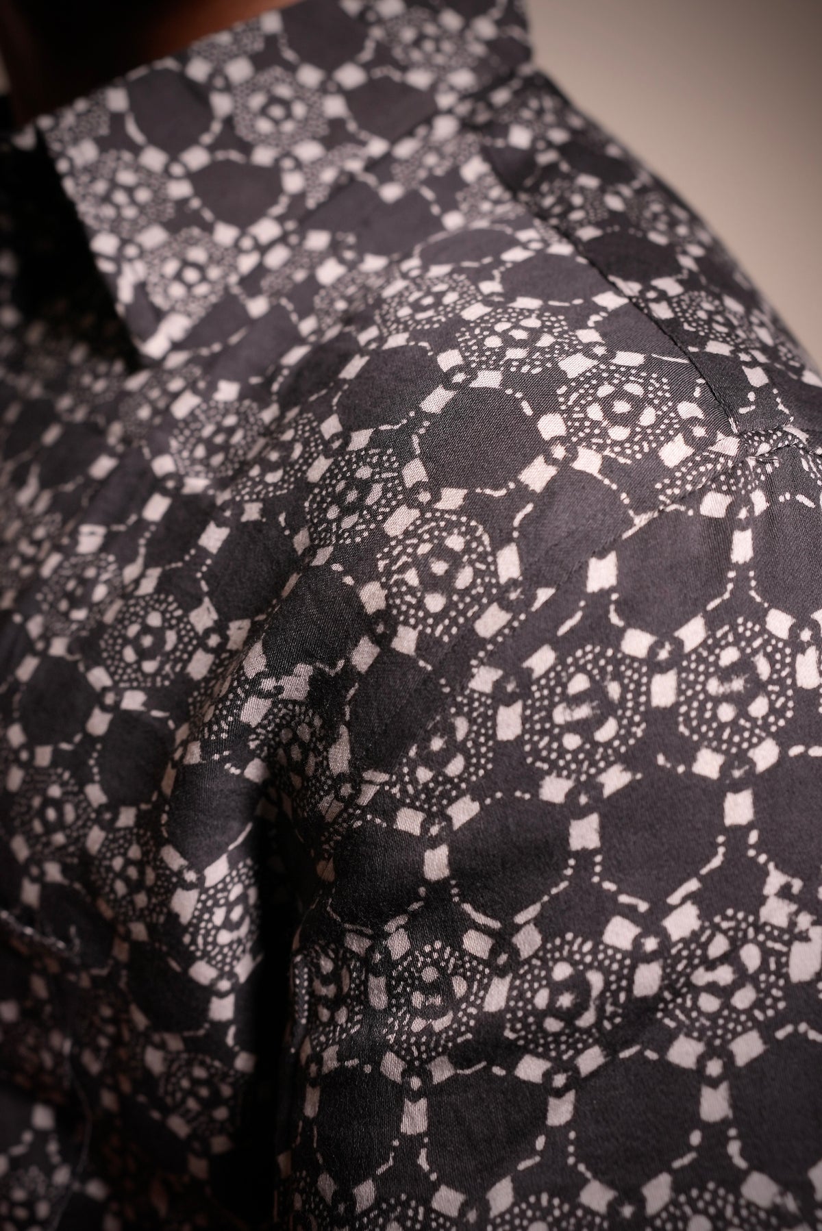 AJRAKH BLACK HIDDEN FLORAL SHIRT