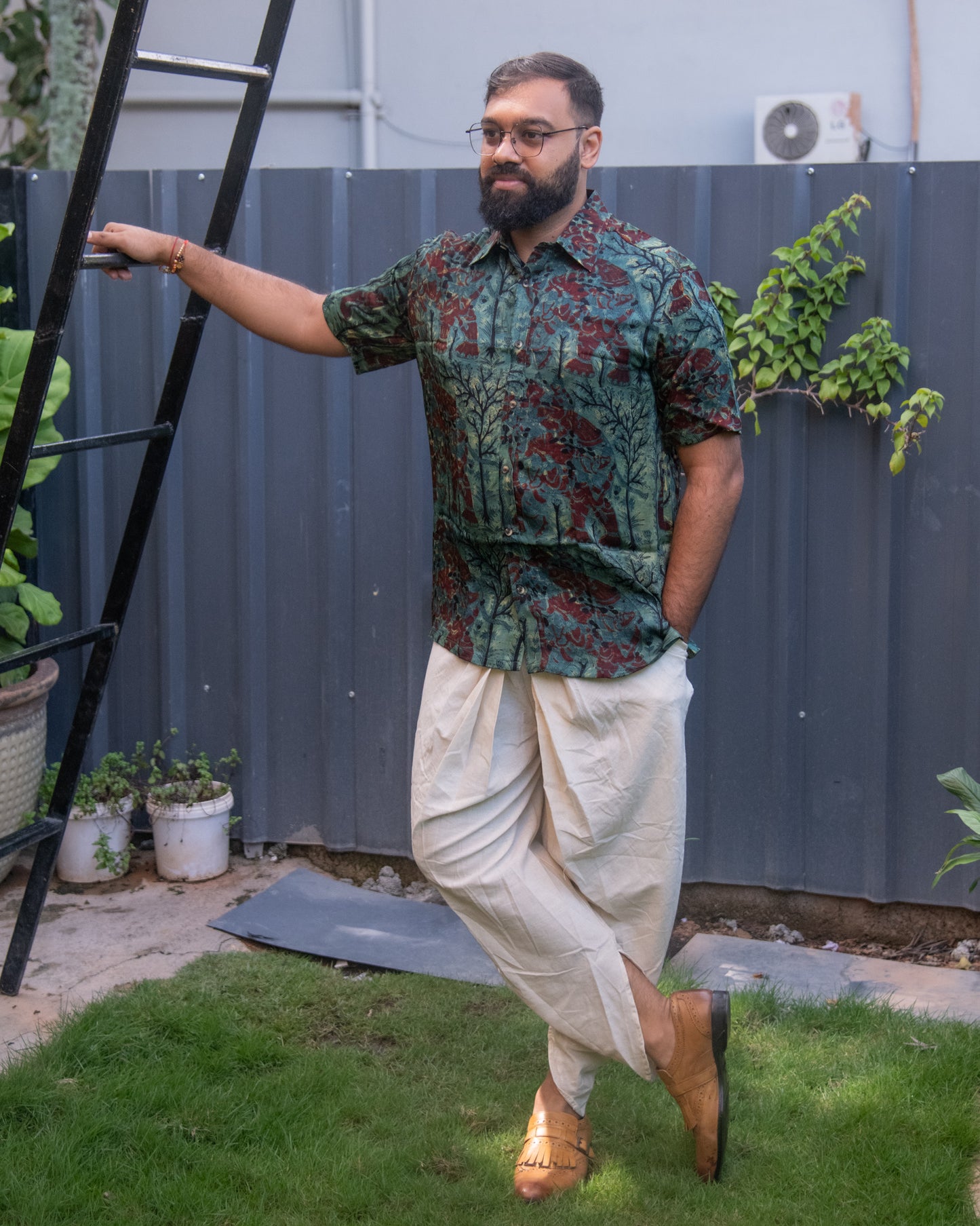 MODALE ABSTRACT ELEPHANT SHIRT