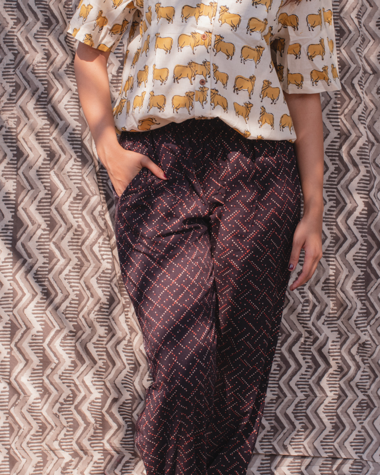 SMALL DOTTED LINE TROUSERS PANTS