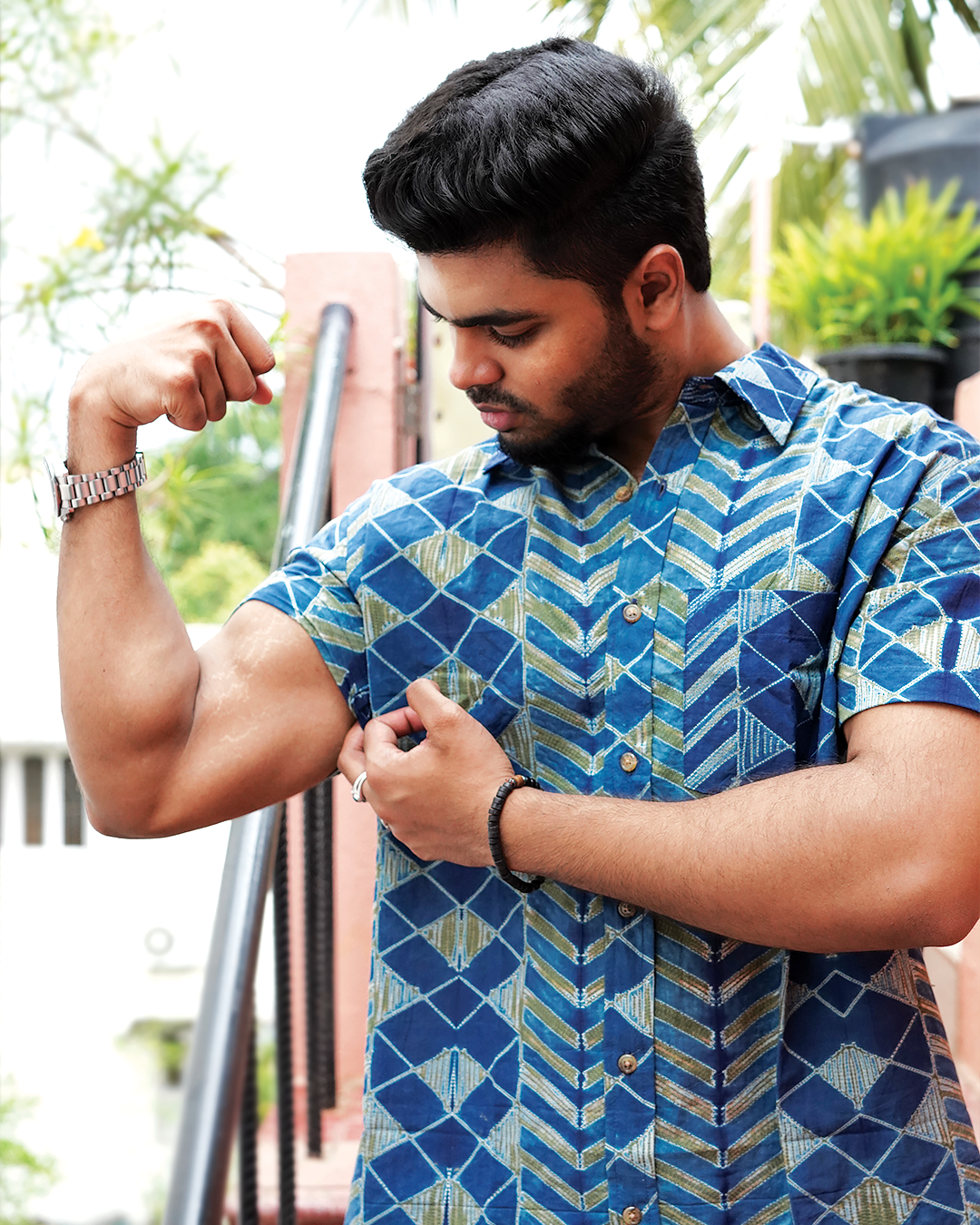 SHIBORI INDIGO V-PANELS SHIRT