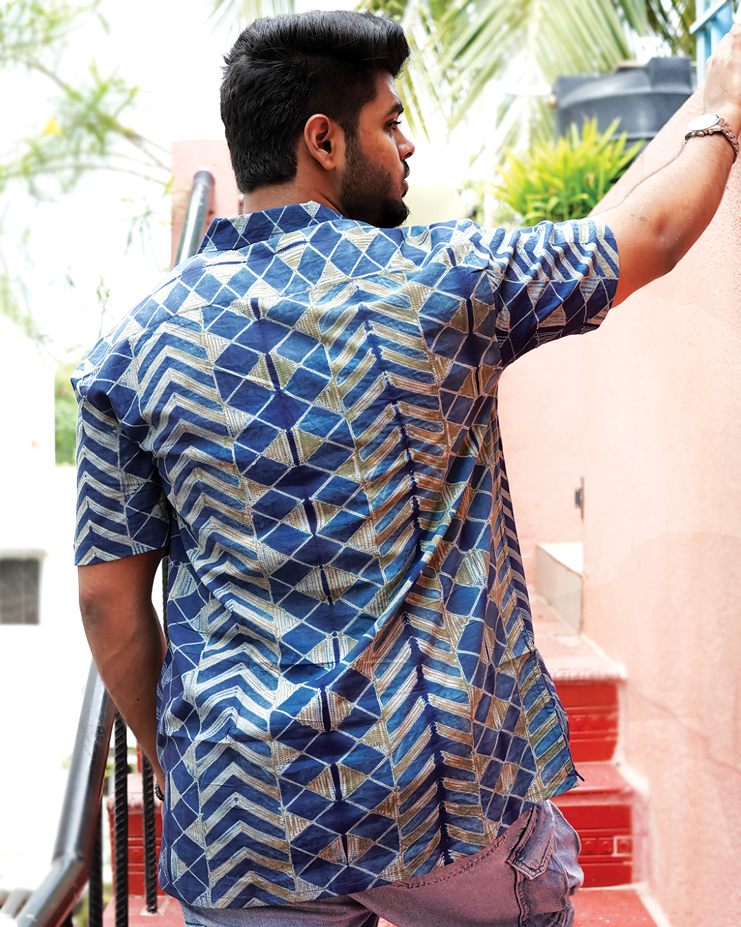 SHIBORI INDIGO V-PANELS SHIRT